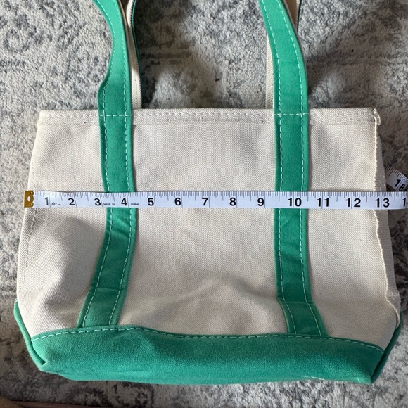L.L. Bean 90s Small Boat and Tote with Zipper Closure and Green Trim - Picture 14 of 16